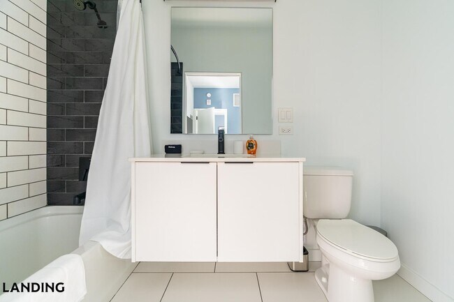 Foto del edificio - 221 E Oak St