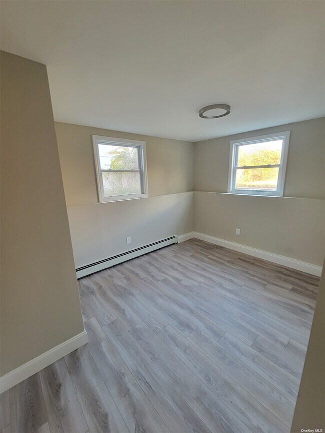 Foto del edificio - 1671 N Gardiner Dr