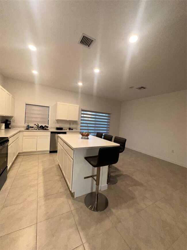 Foto del edificio - 816 NW 3rd Terrace