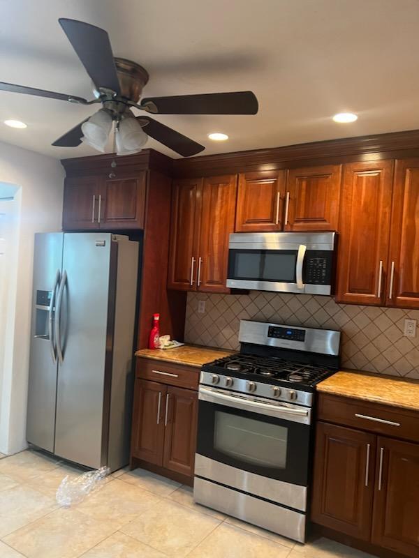 Foto del edificio - 1154 E 73rd St