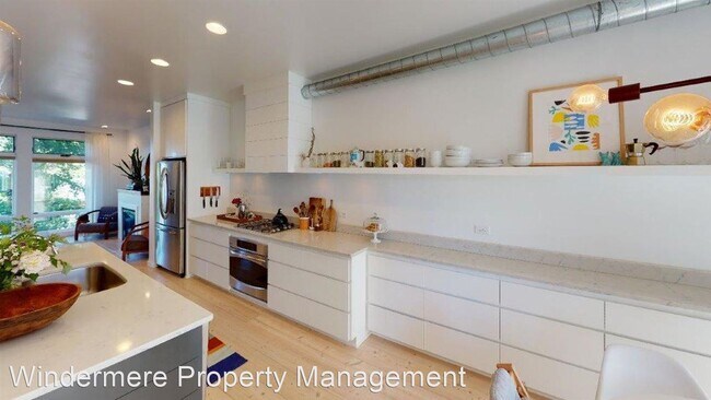 Foto del edificio - 3 br, 3.5 bath House - 162 N 5th Ave