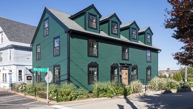 Great Island Inn - 3 Walbach St