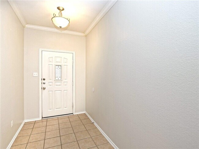 Building Photo - 2112 Mir Woods Dr