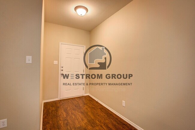 Foto del edificio - 5829 Deck House Rd