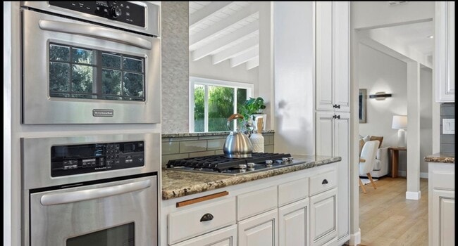 Building Photo - Resort-Style Living with Pool & Iconic Coastal Views