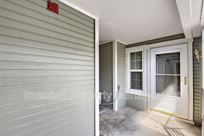 Building Photo - 6755 S Ivy St