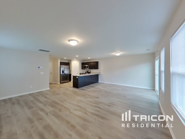 Building Photo - 1430 Sandra Dr