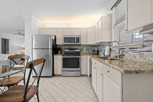 Building Photo - 5600 Bonita Beach Rd SW