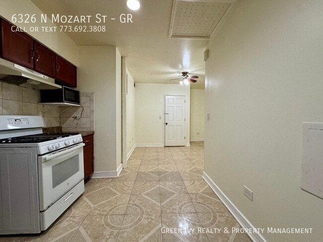 Foto del edificio - 6326 N Mozart St