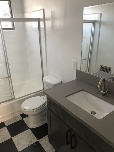 Foto del edificio - 1733 Garfield Pl