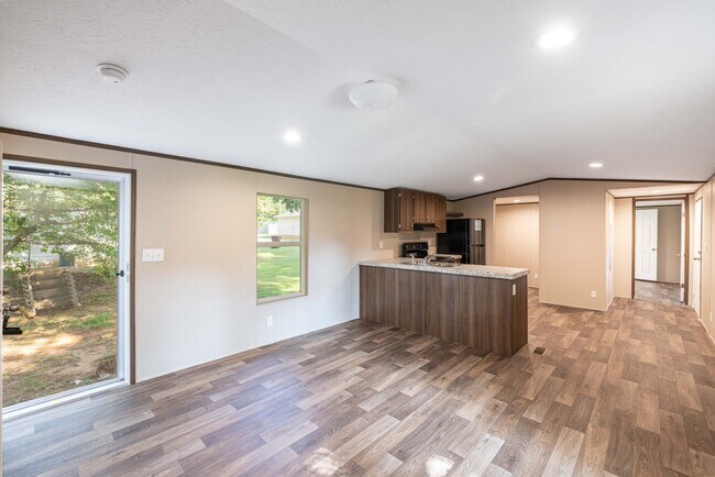Building Photo - 138 Poe Dr