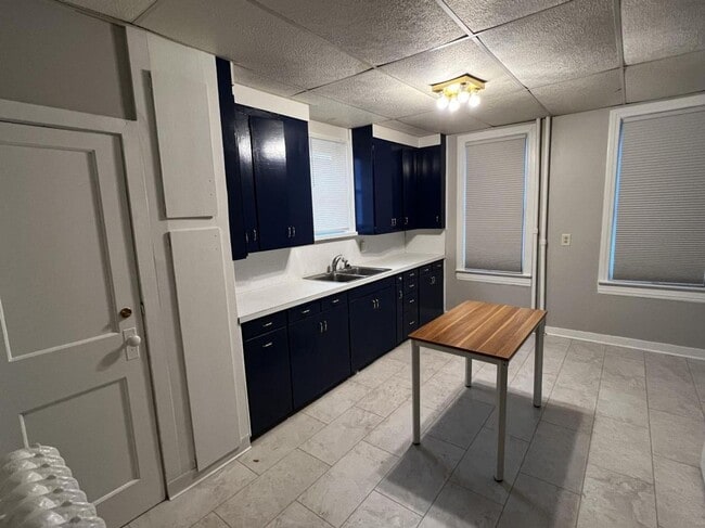 Building Photo - 1215 E 1st St