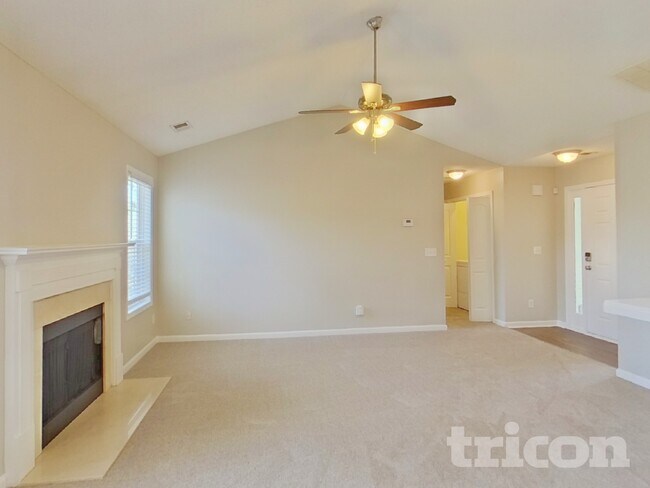 Building Photo - 466 Gin Mill Dr