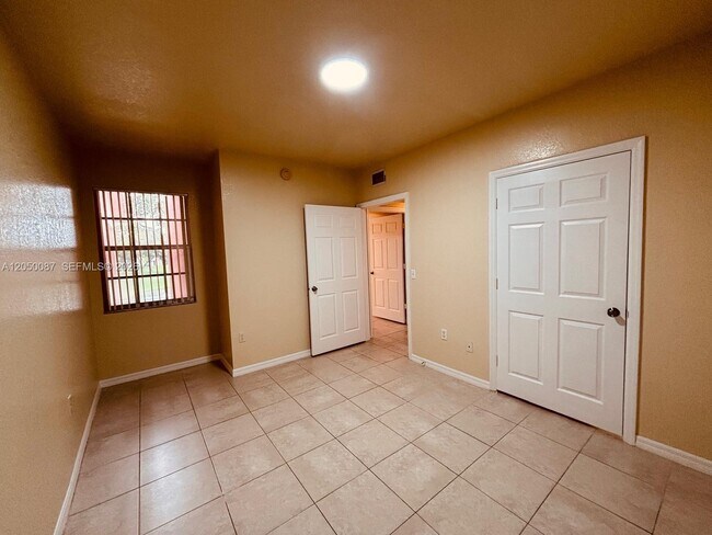 Foto del edificio - 2403 Belmont Ln