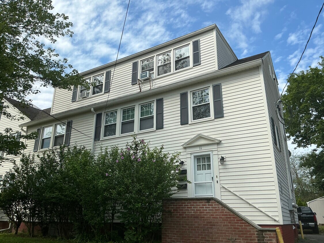 Primary Photo - 11 Broad St