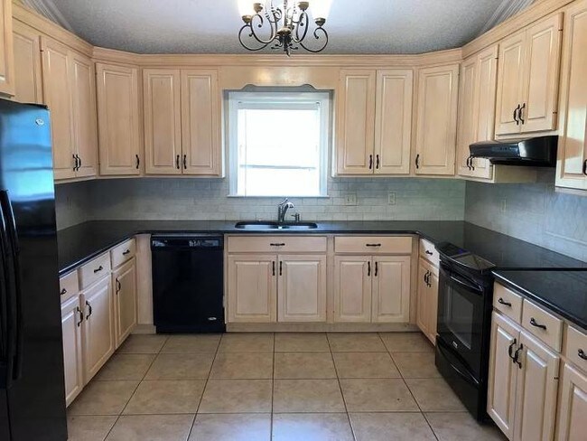 Foto del edificio - 4 bedroom in Valdosta GA 31605