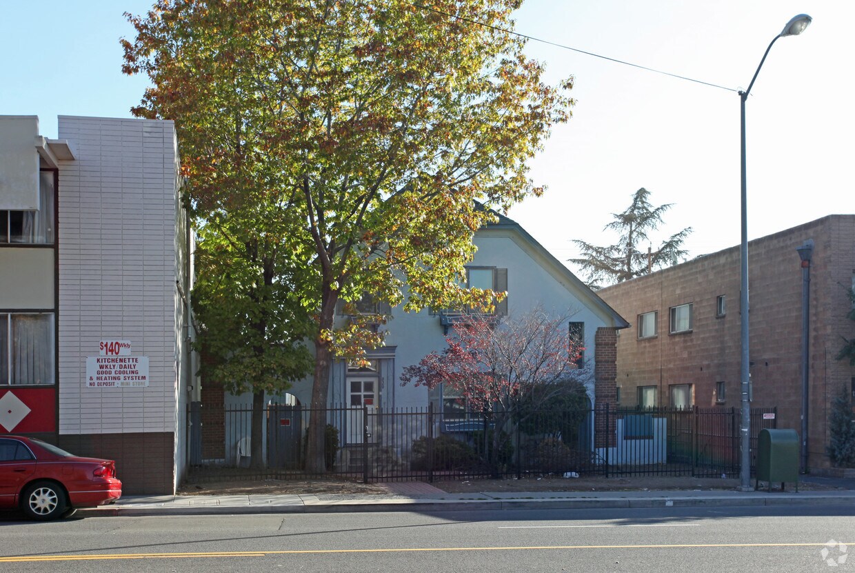 Foto del edificio - University Apartments