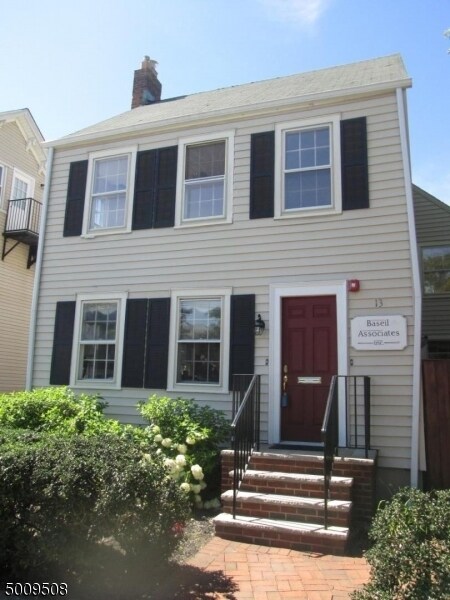 Primary Photo - 13 Madison St