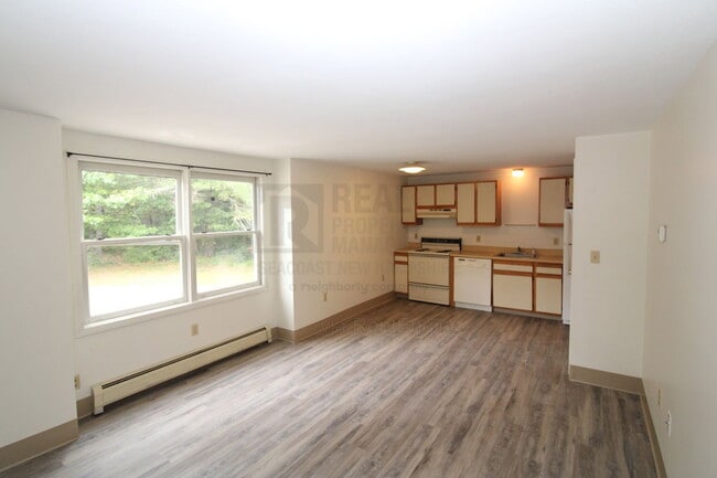 Building Photo - 28 Ivy Ln