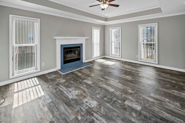 Building Photo - Refined 3-Bedroom Home with New LVP Flooring in Prime West Columbia Location!