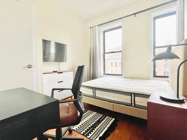 Foto del edificio - Furnished room/NOT APARTMENT