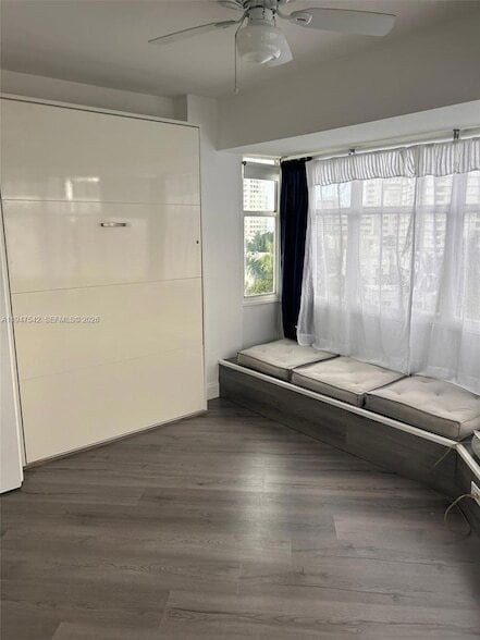 Foto del edificio - 1881 Washington Ave