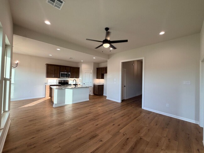 Foto del edificio - Brand New Construction in Haughton- Close to I-20