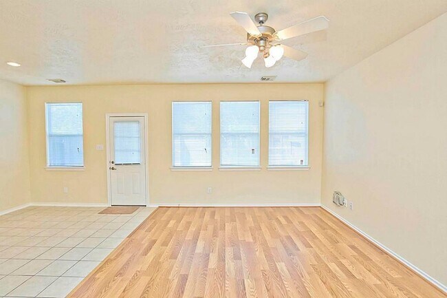 Foto del edificio - 11517 Hackmatack Way