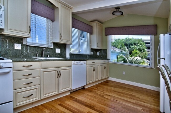 Kitchen - 230 Beverly St