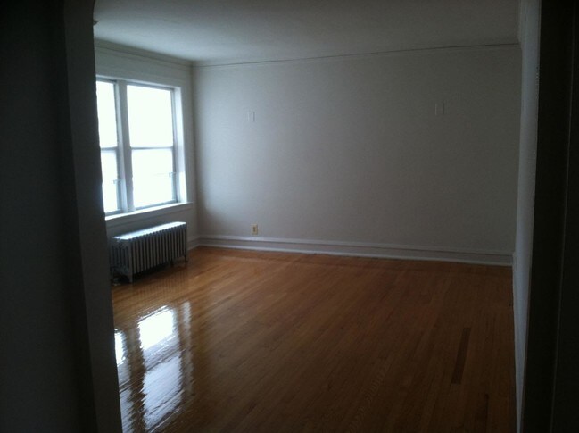 Living room - 9218 S. Bishop