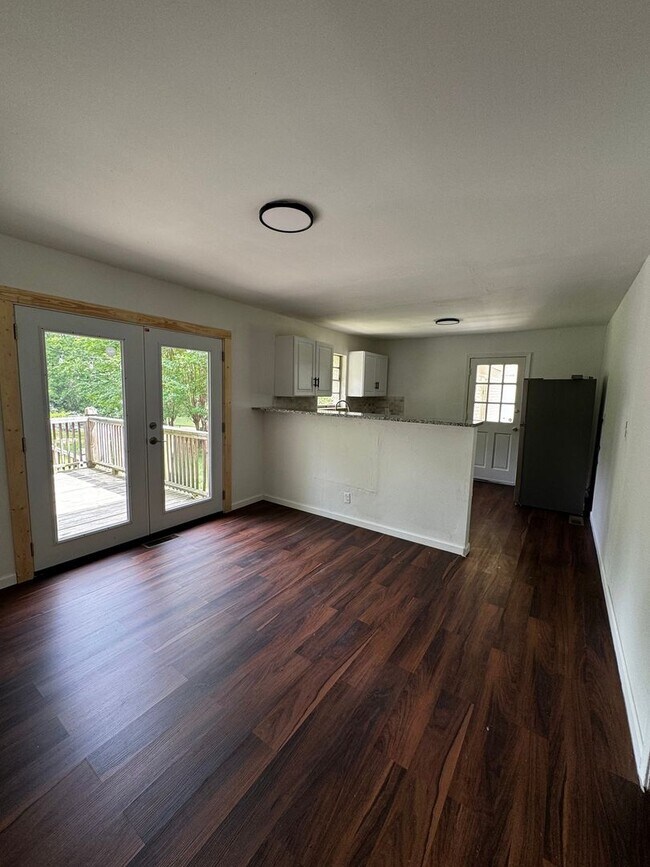 Foto del edificio - 3 Bedroom Single Family Home in Pleasant G...
