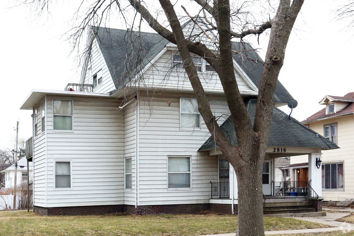 Building Photo - 2816 Cottage Grove Ave