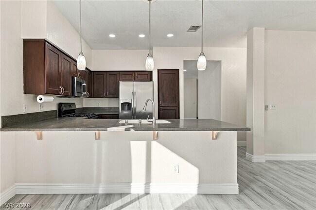Building Photo - 2304 Chatfield Dr