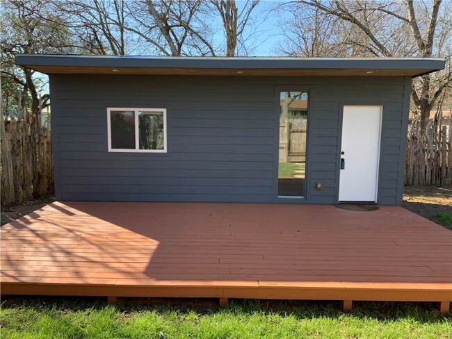 Building Photo - 3303 Carol Ann Dr