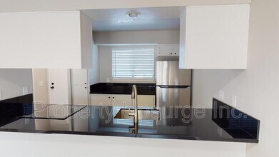 Building Photo - 540 South St