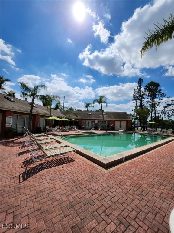 Foto del edificio - 2929 Winkler Ave