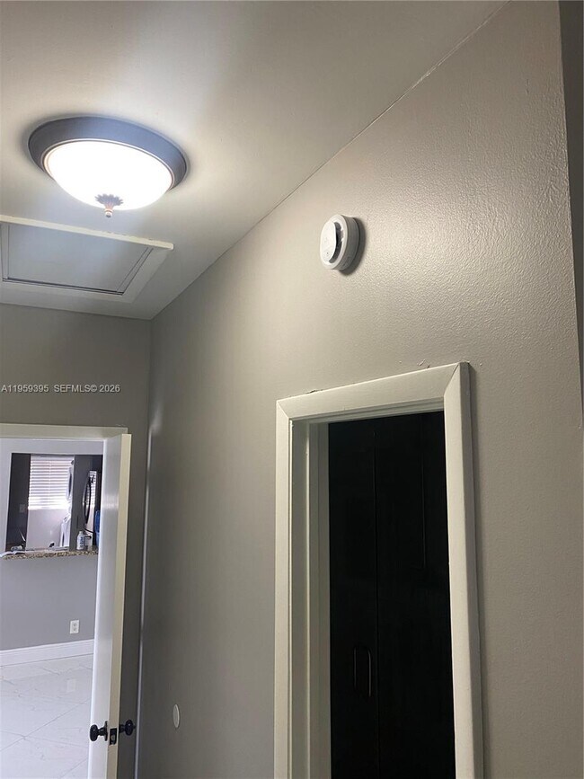 Foto del edificio - 10357 NW 8th St