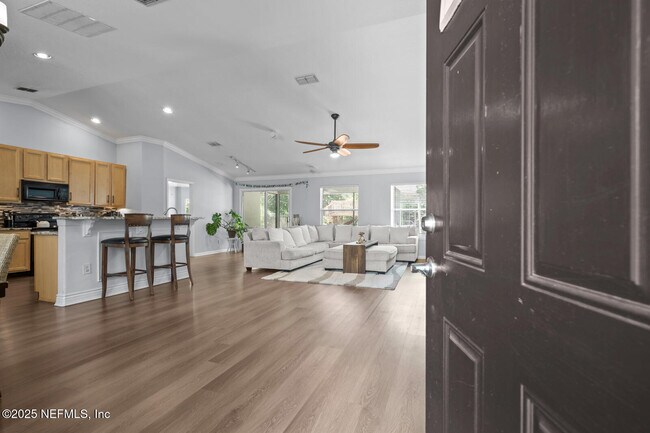 Foto del edificio - 8575 Crooked Tree Dr