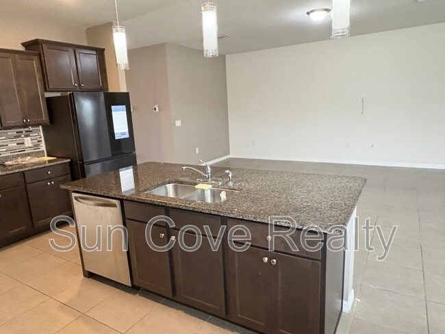 Foto del edificio - 31818 Tansy Bnd