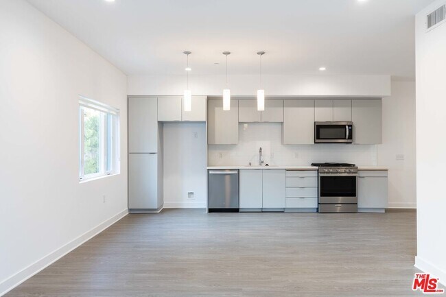 Foto del edificio - 843 Wilcox Ave