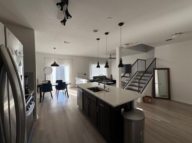 Foto del edificio - 1620 Bryant Dr