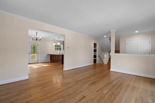 Foto del edificio - 3 Bed 2.5 Bath - Bethesda Split Level Single Family - Move In Ready