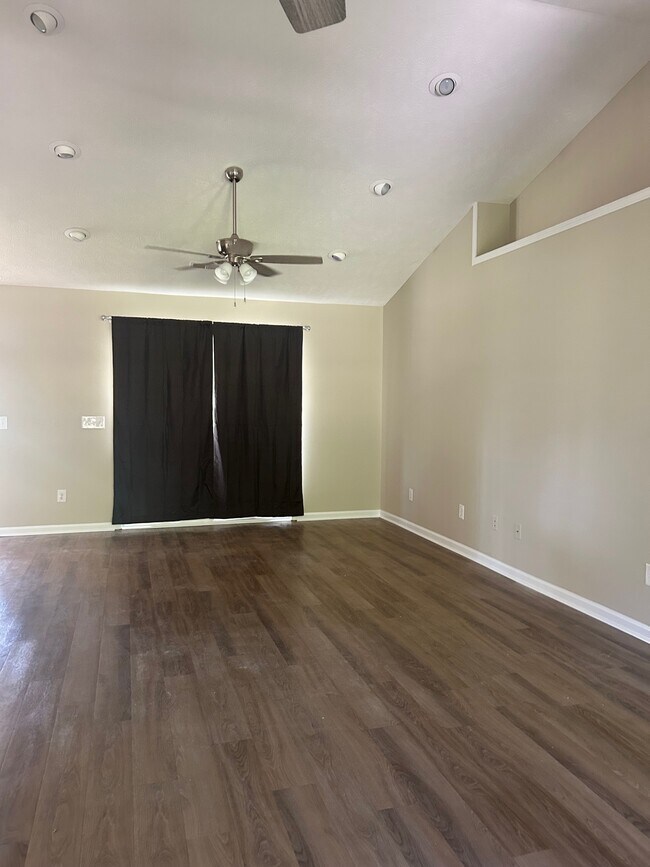 Building Photo - 123 Citadel Dr