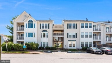 Building Photo - 8301 Bluebird Way