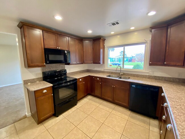 Building Photo - Quiet and Comfortable West San Jose Home