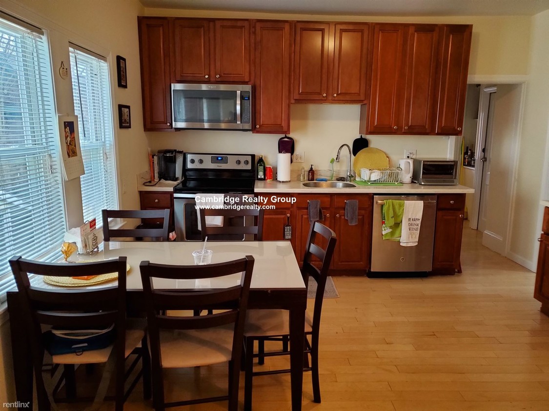 Primary Photo - 3 br, 1 bath House - 36 Howard St # 2