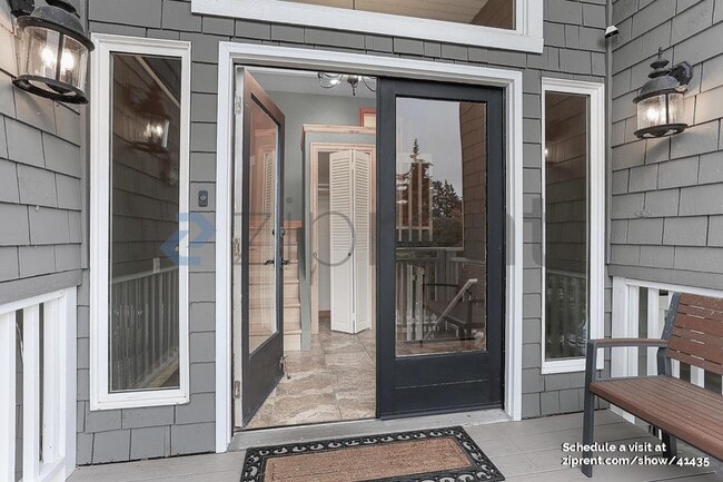 Building Photo - 406 9th St