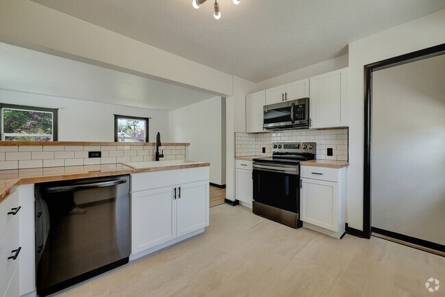 Building Photo - 831 N 40th St