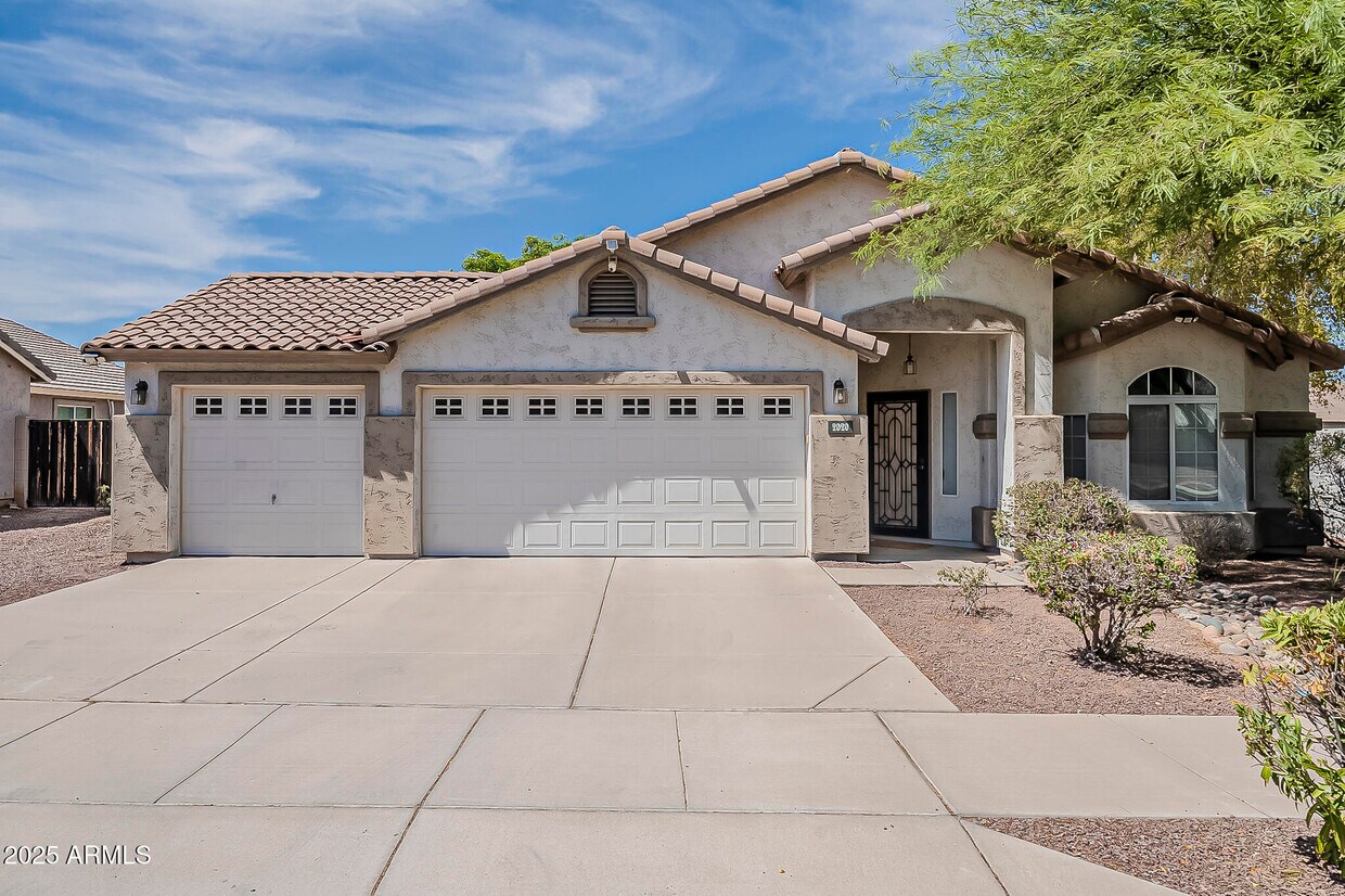 Foto principal - 2020 W Carter Rd