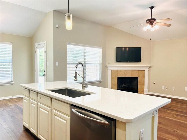Building Photo - 108 Newport Landing Pl
